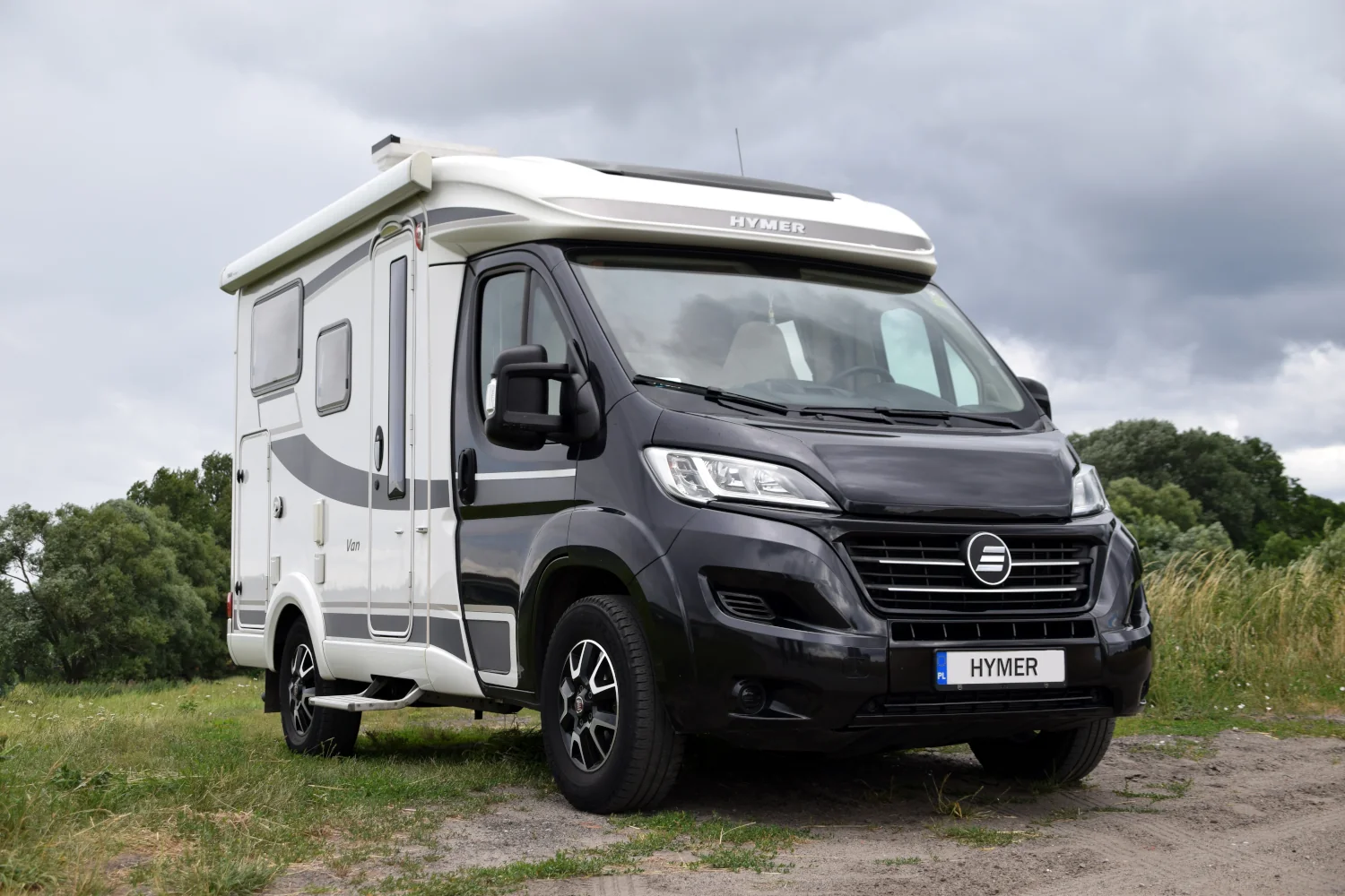 Kamper Hymer van 314 od frontu